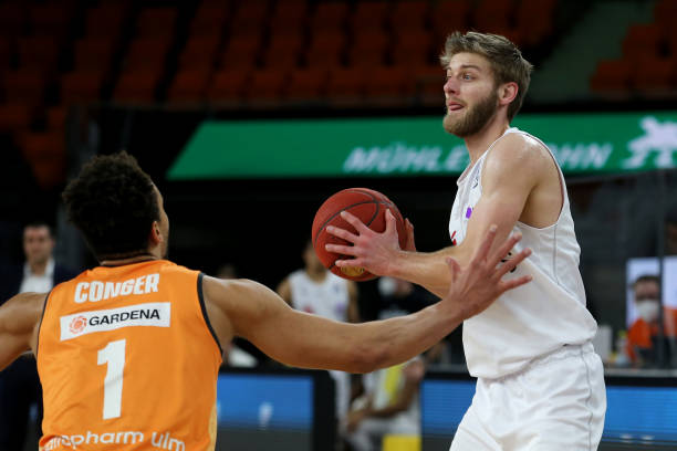 着不俗的竞 着不俗的竞